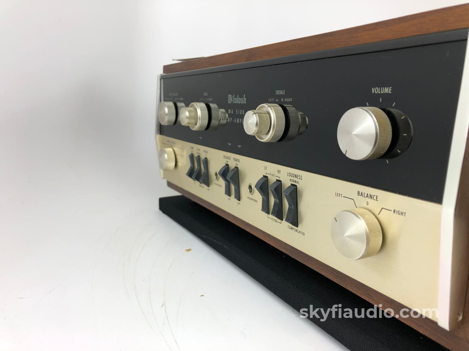 Mcintosh Ma-5100 Integrated Amplifier With Dual Phono Inputs And Case