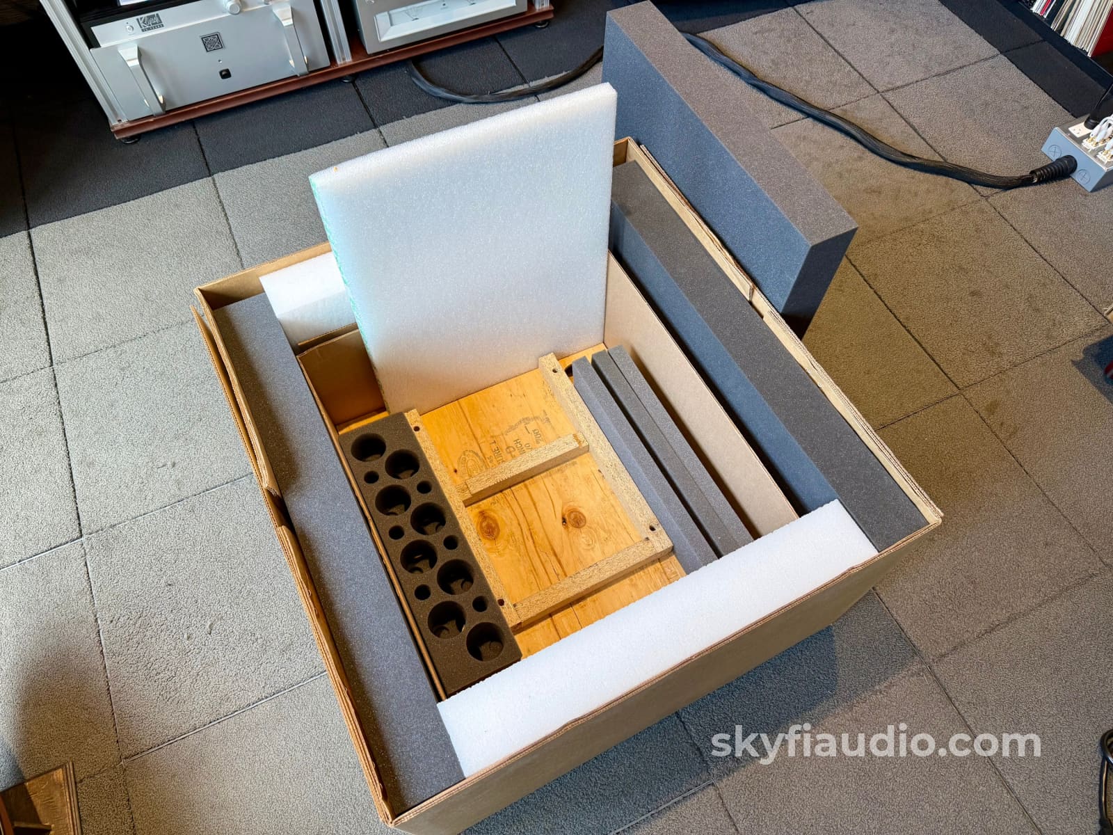 McIntosh MA2275 Tube Integrated Amplifier - Excellent Condition Collectors Set - Super Rare Integrated Amplifier