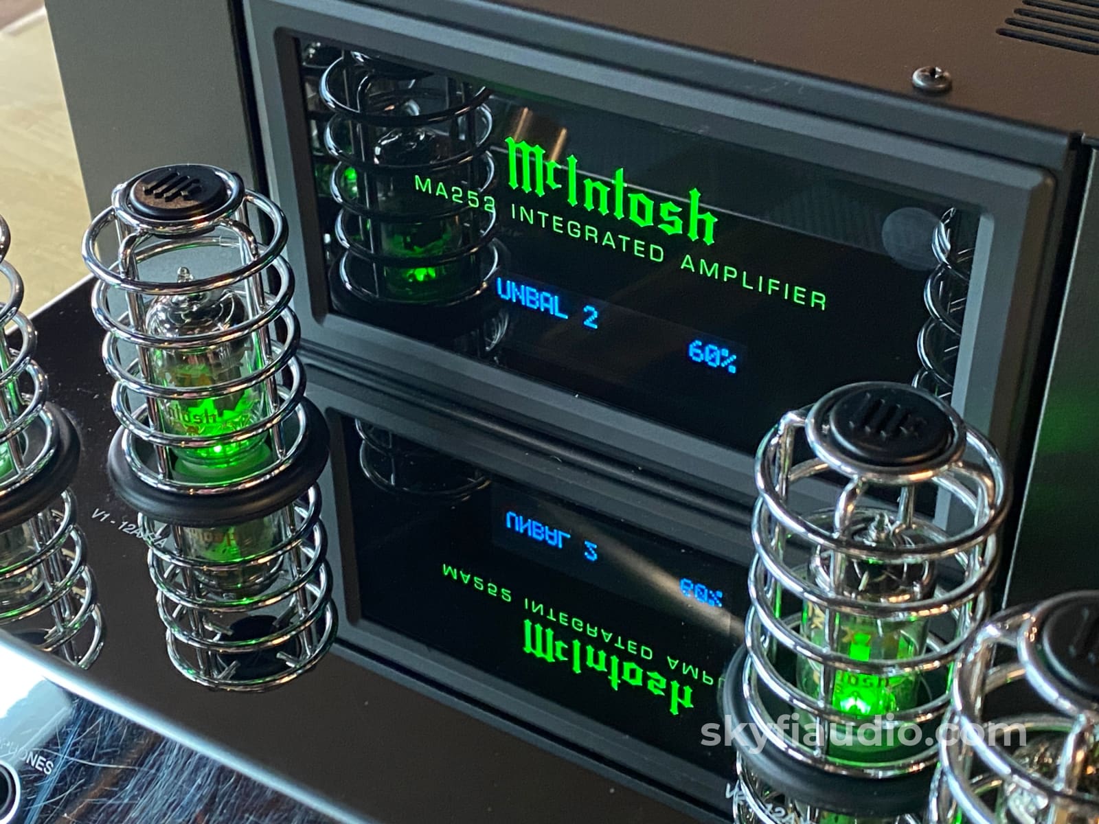 Mcintosh Ma252 Hybrid Drive Integrated Amplifier - Pre-Owned Local Pickup Only Integrated Amplifier