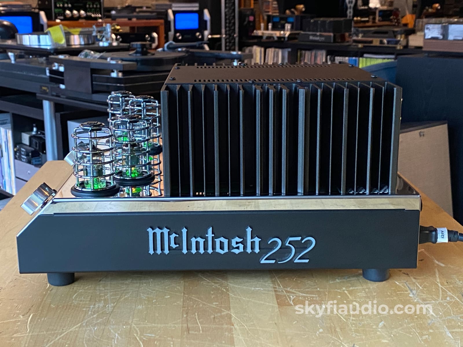 MCINTOSH MA252 HYBRID DRIVE INTEGRATED AMPLIFIER - Pre-Owned - Local Pickup  Only
