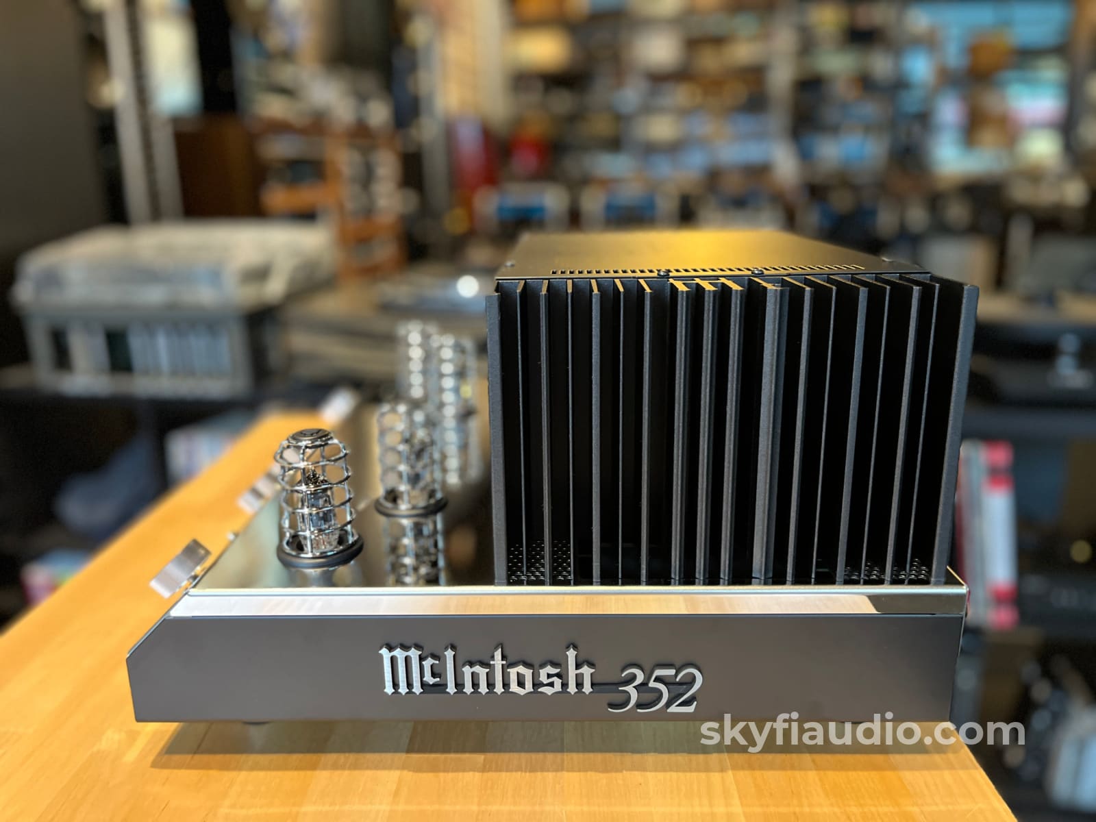 McIntosh MA352 Hybrid Drive Integrated Amplifier - Pre-Loved - Integrated Amplifier