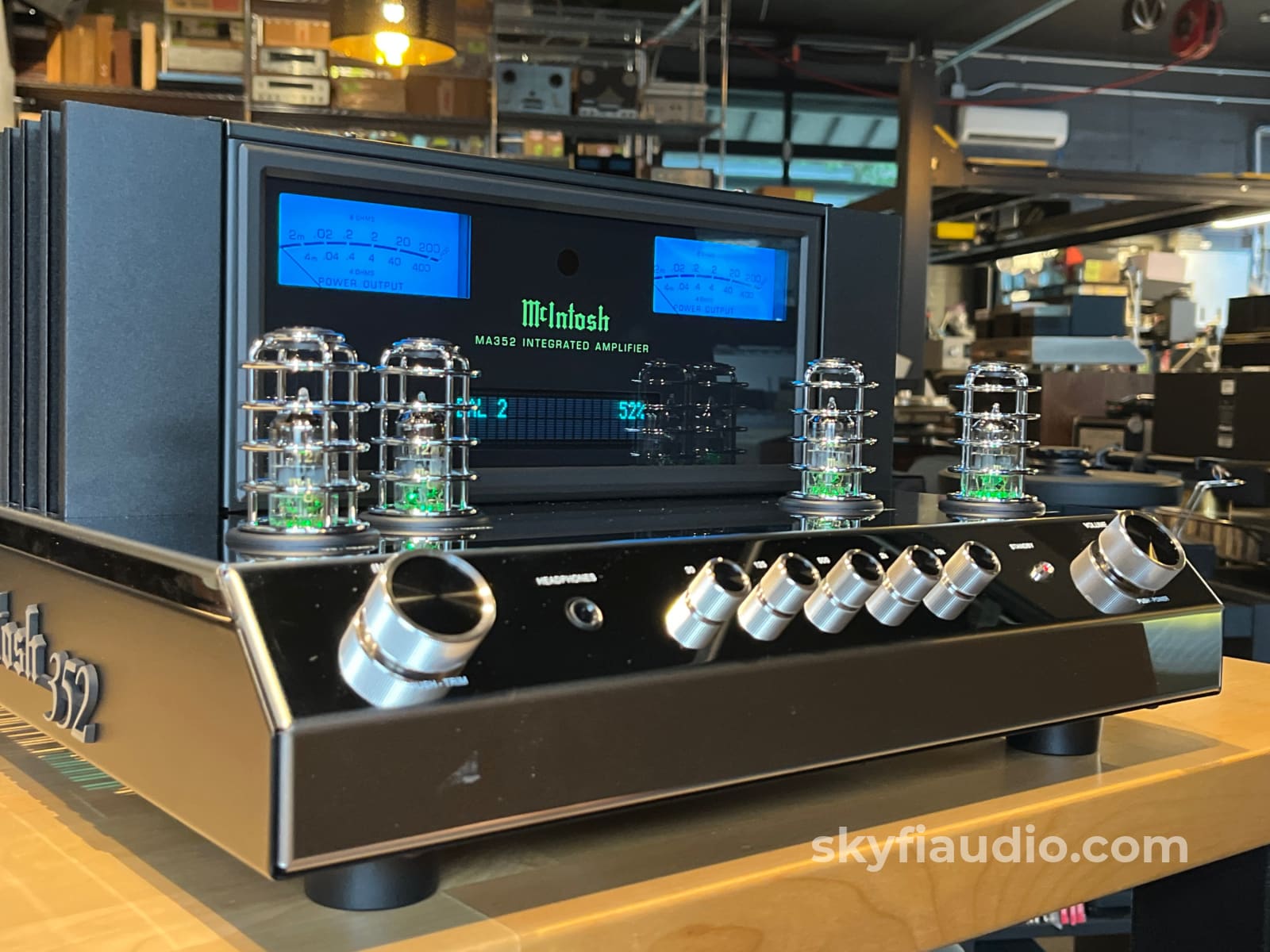 McIntosh MA352 Hybrid Drive Integrated Amplifier - Pre-Loved - Integrated Amplifier