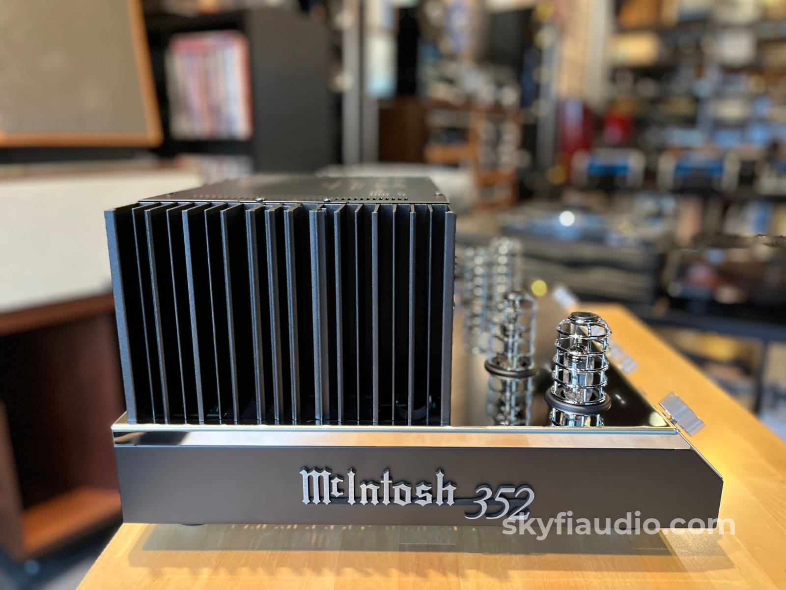 McIntosh MA352 Hybrid Drive Integrated Amplifier - Pre-Loved - Integrated Amplifier