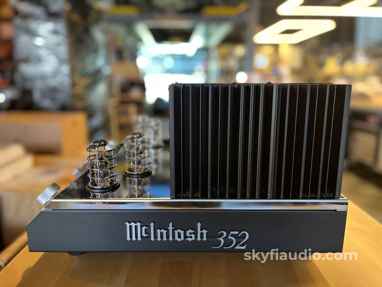 McIntosh MA352 Hybrid Drive Integrated Amplifier - Pre Loved Integrated Amplifier
