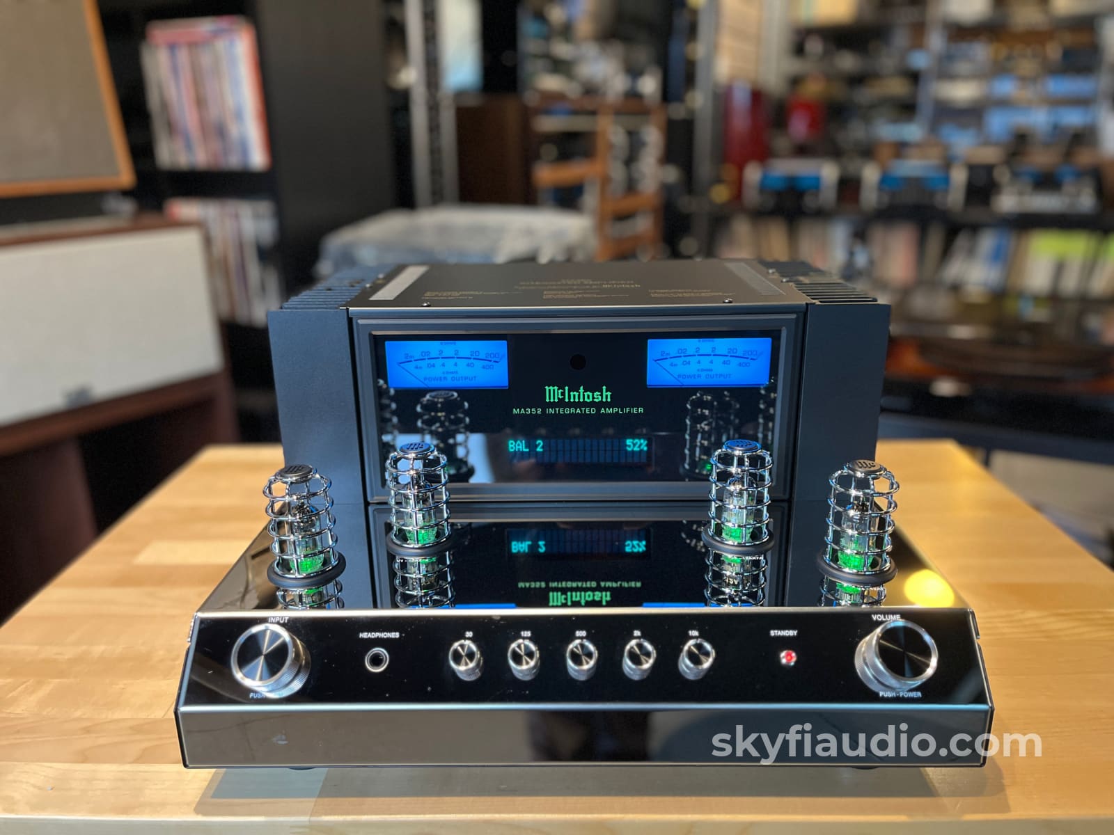 McIntosh MA352 Hybrid Drive Integrated Amplifier - Pre-Loved - Integrated Amplifier