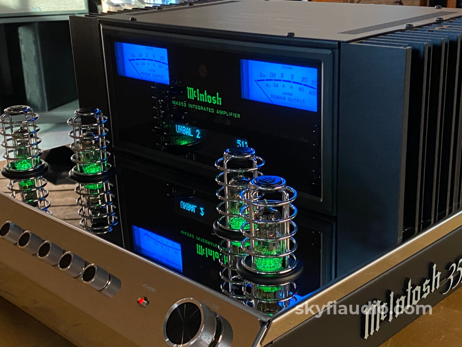 Mcintosh Ma352 Hybrid Drive Integrated Amplifier - Pre-Owned