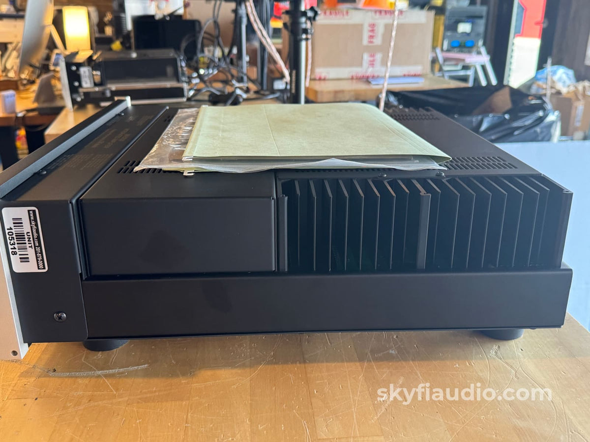 Mcintosh Ma5200 Integrated Amplifier - Like New And Complete