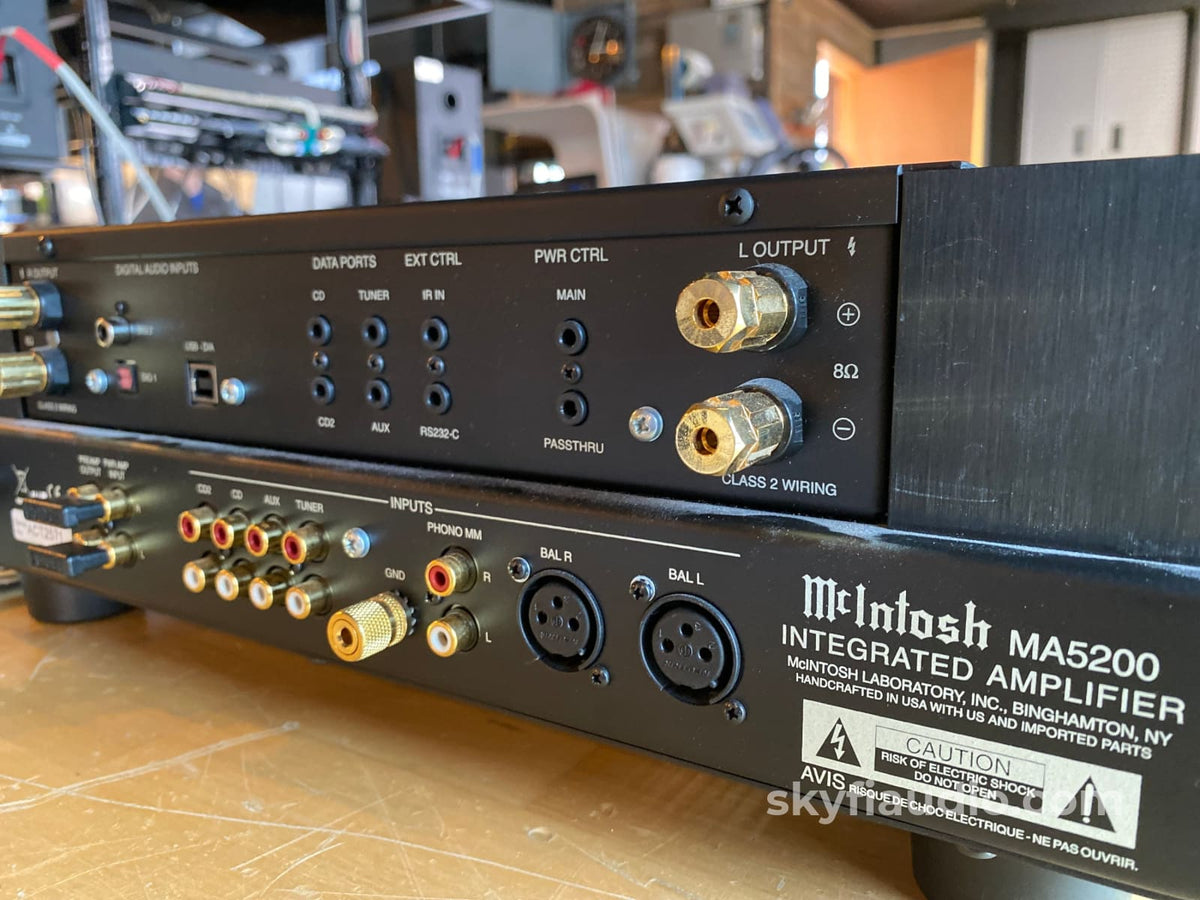 Mcintosh Ma5200 Integrated Amplifier - Like New And Complete