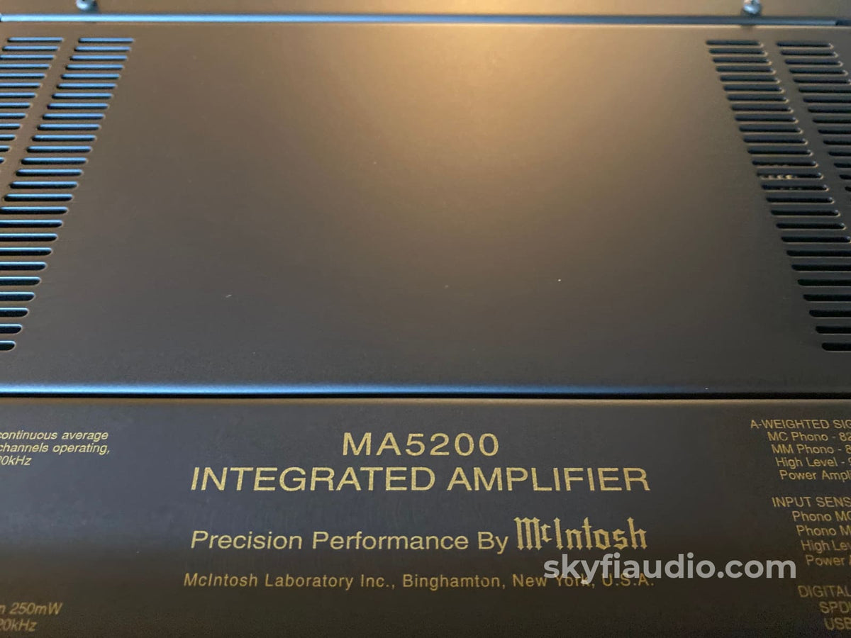 Mcintosh Ma5200 Integrated Amplifier - Like New And Complete