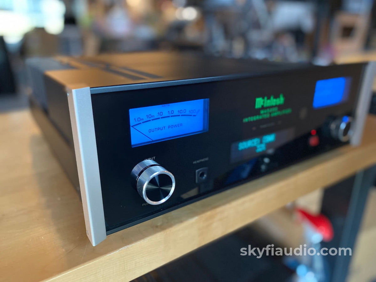 Mcintosh Ma5200 Integrated Amplifier - Like New And Complete