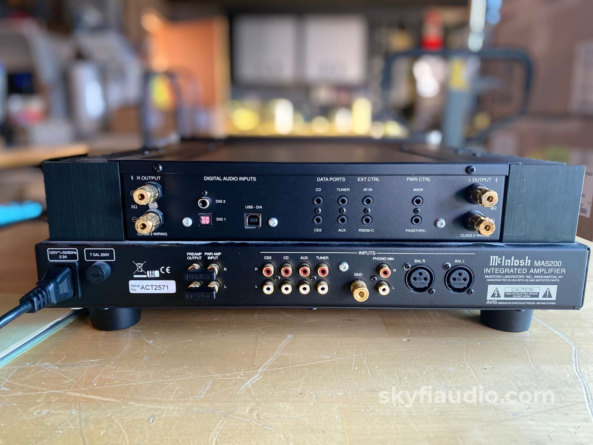 Mcintosh Ma5200 Integrated Amplifier - Like New And Complete