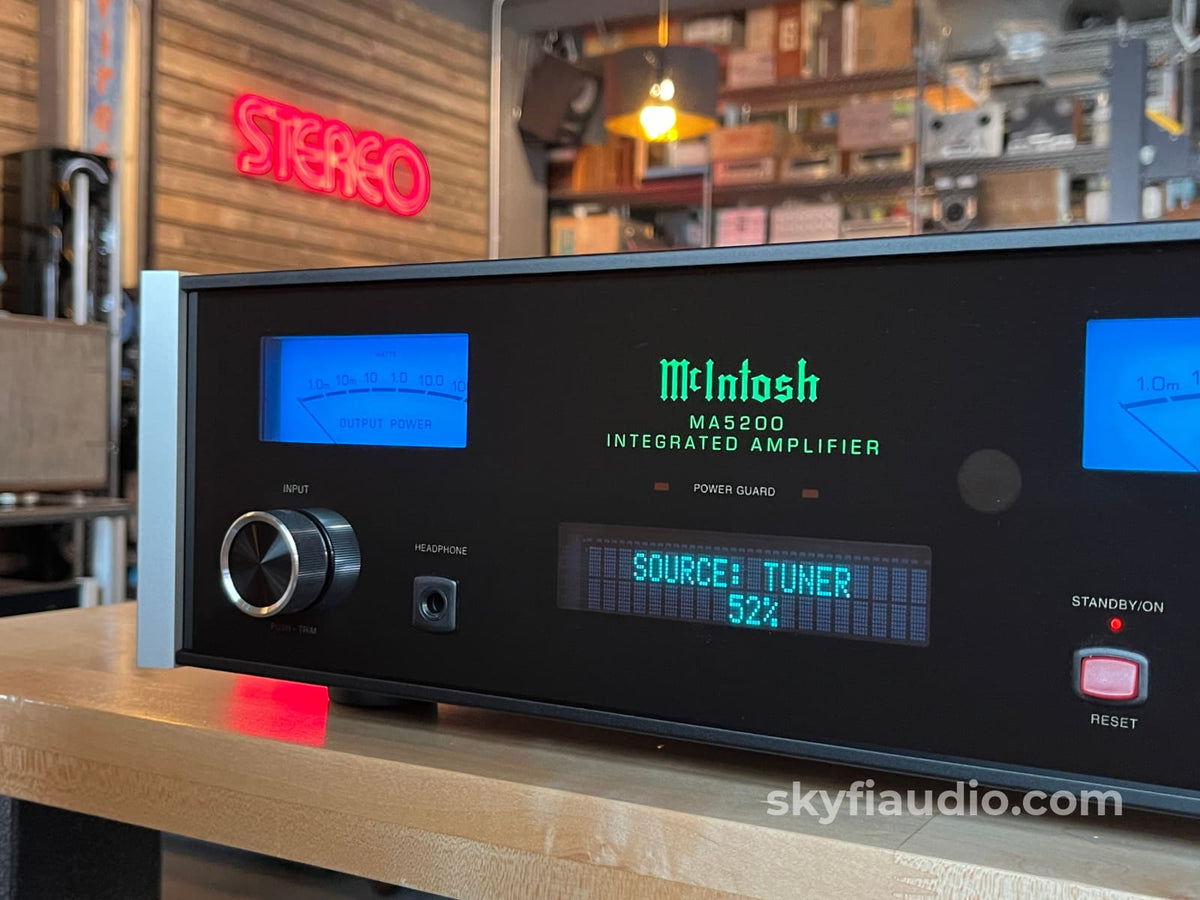 McIntosh MA5200 Solid State Integrated Amplifier - Pre-Loved - Integrated Amplifier