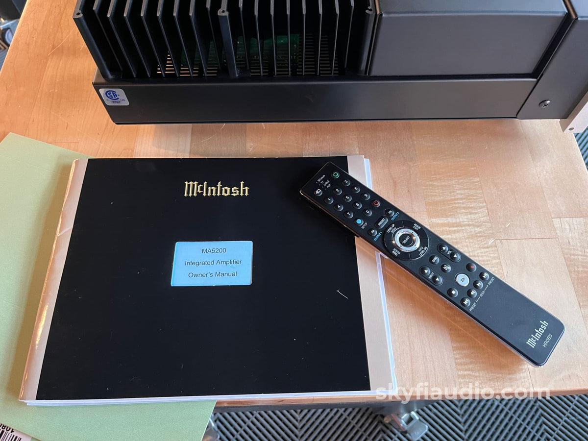 McIntosh MA5200 Solid State Integrated Amplifier - Pre-Loved - Integrated Amplifier
