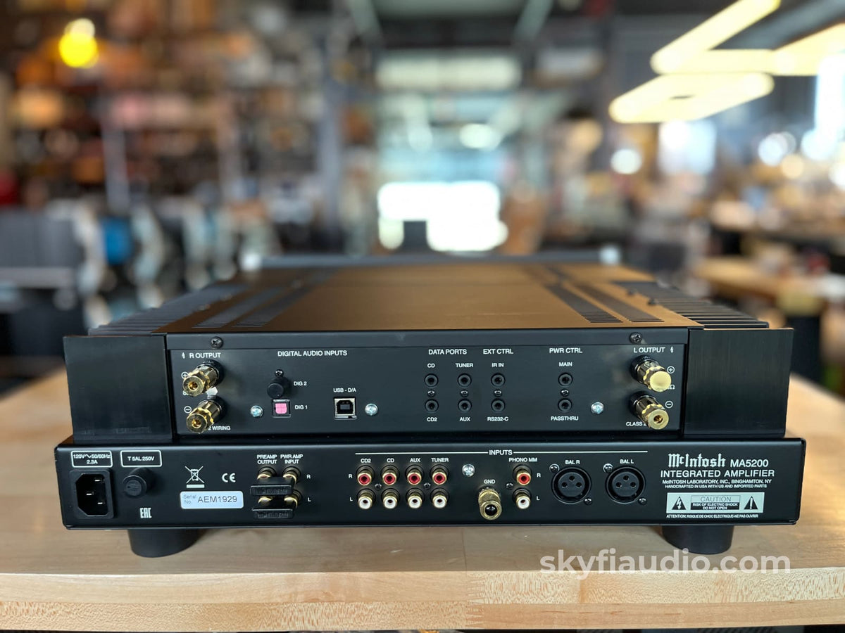 McIntosh MA5200 Solid State Integrated Amplifier - Pre-Loved - Integrated Amplifier