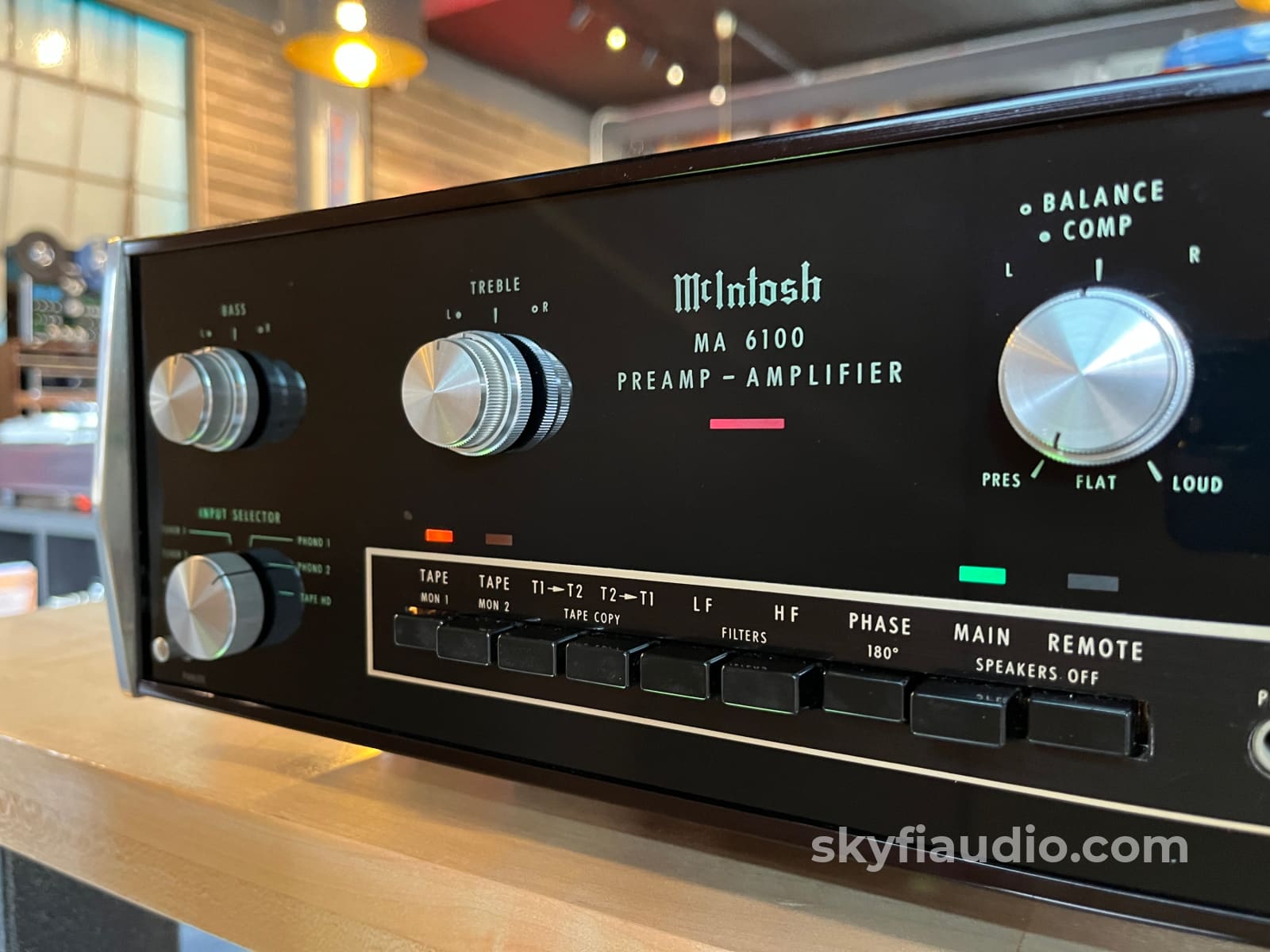 McIntosh MA6100 Integrated Amplifier - Serviced / Single Owner Integrated Amplifier