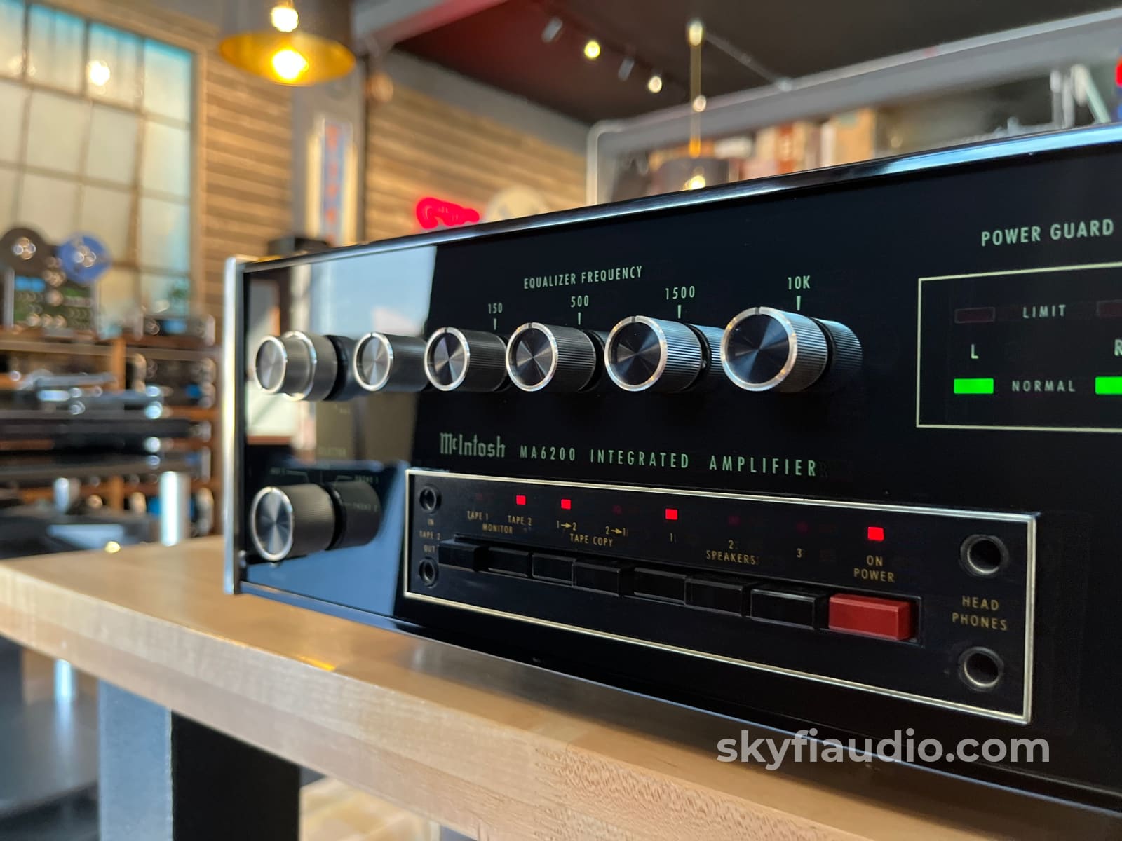 McIntosh MA6200 Vintage Integrated Amp - Serviced - Integrated Amplifier