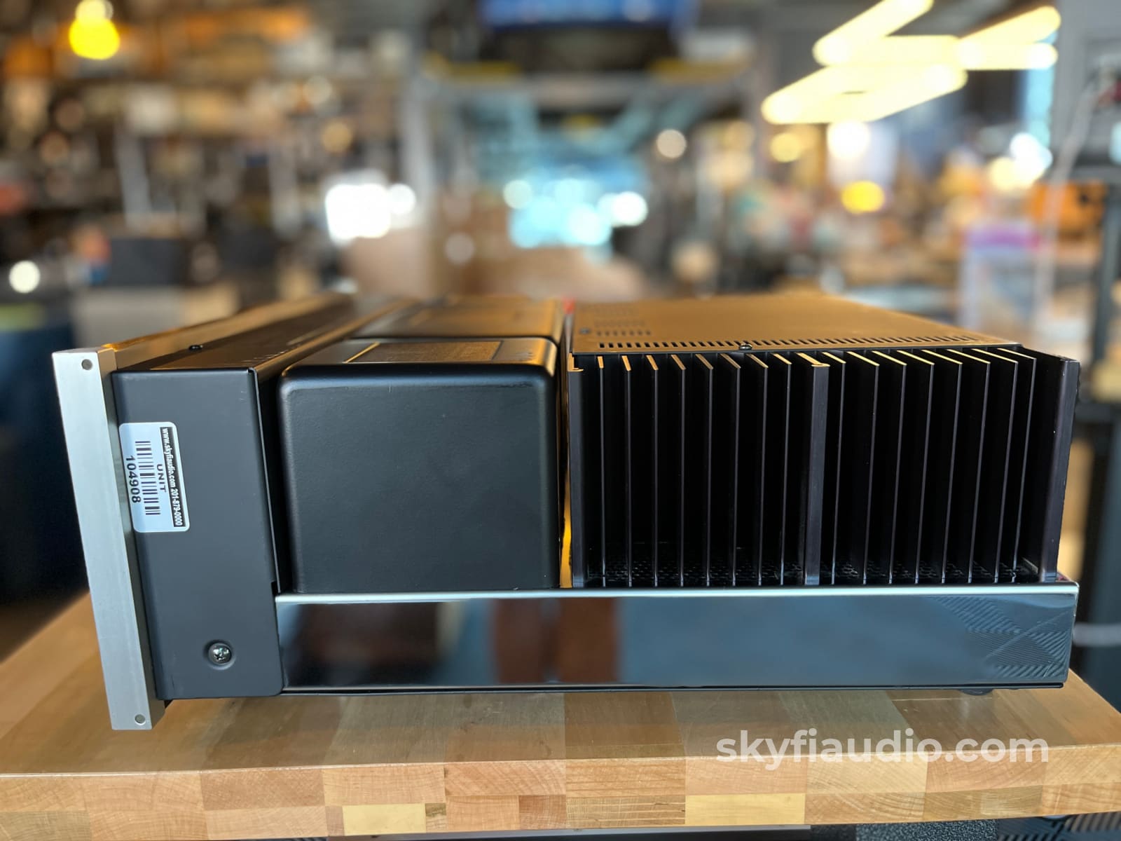 McIntosh MA6900 Integrated Amplfiier - All analog with Built-In Phono and EQ Integrated Amplifier