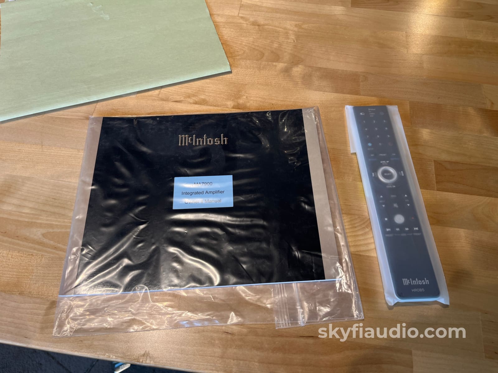 McIntosh MA7900 Solid State Integrated Amplifier - Fiber Optic - Amplifier