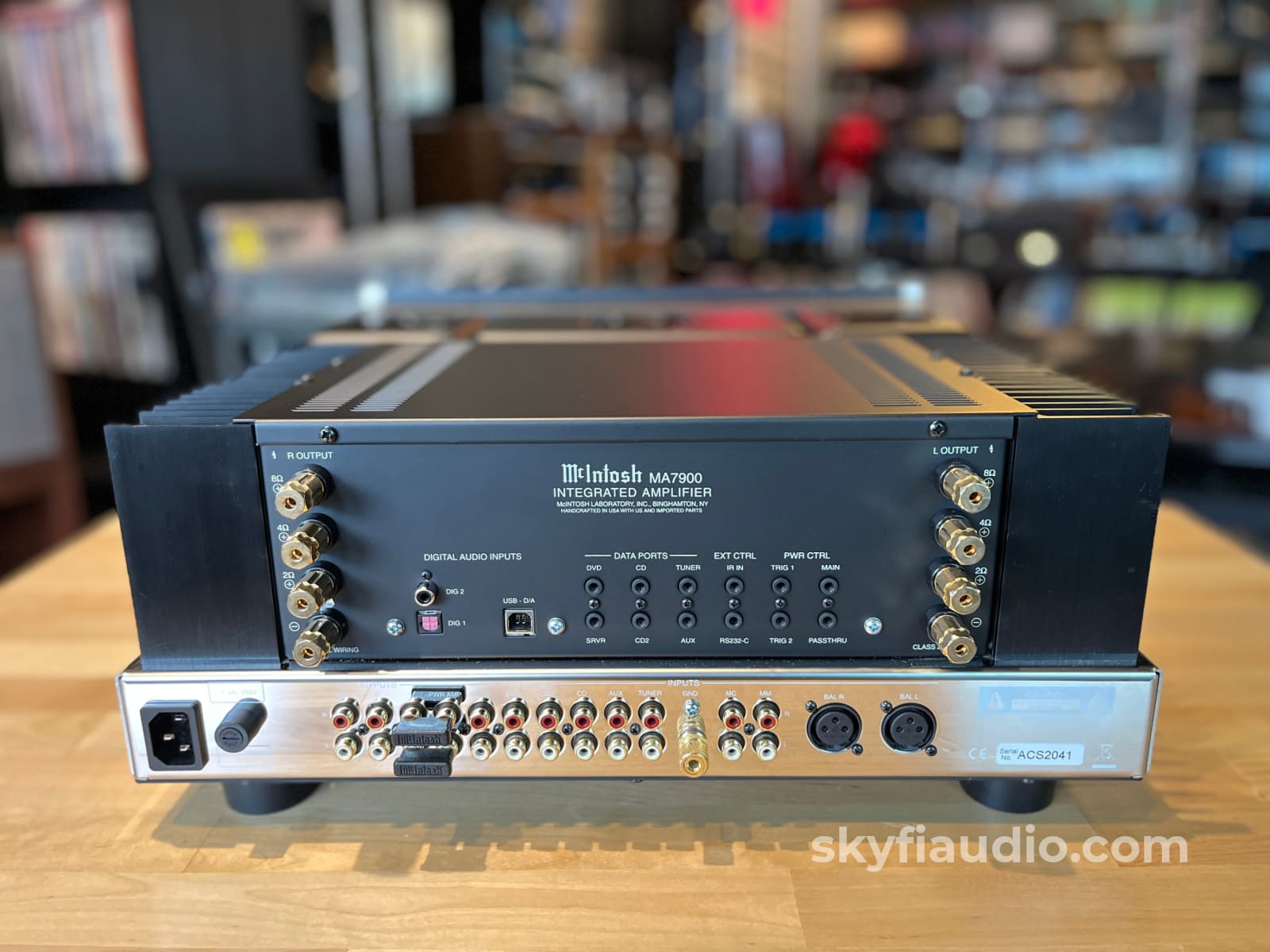 McIntosh MA7900 Solid State Integrated Amplifier - Fiber Optic - Amplifier
