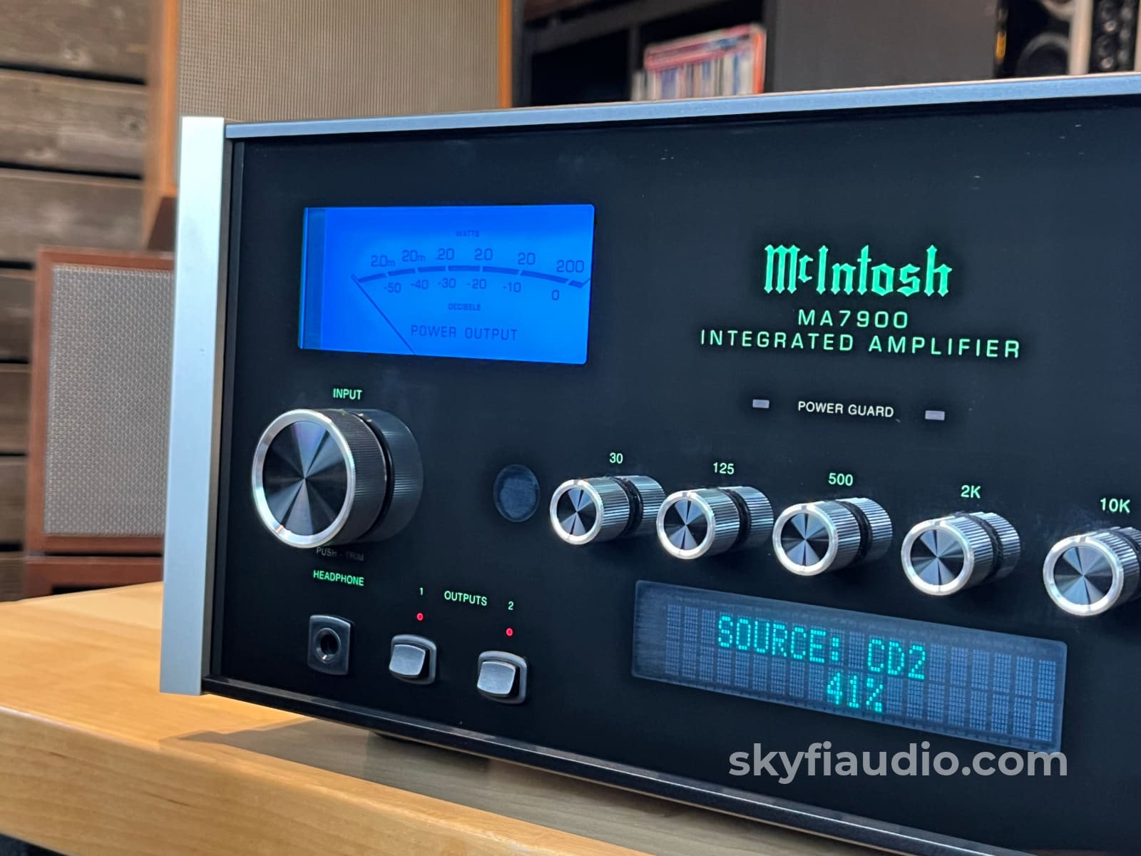 McIntosh MA7900 Solid State Integrated Amplifier - Fiber Optic - Amplifier