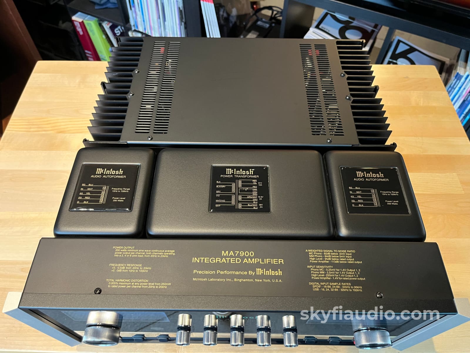 McIntosh MA7900 Solid State Integrated Amplifier - Fiber Optic - Amplifier