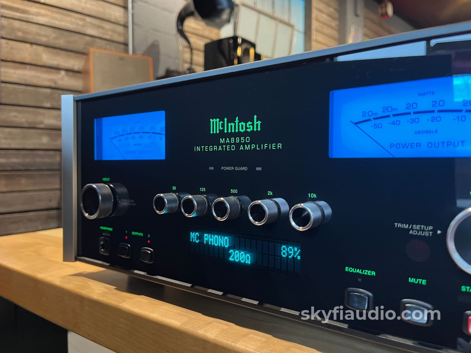 McIntosh MA8950 Solid State Integrated Amplifier - Pre-Loved - Integrated Amplifier