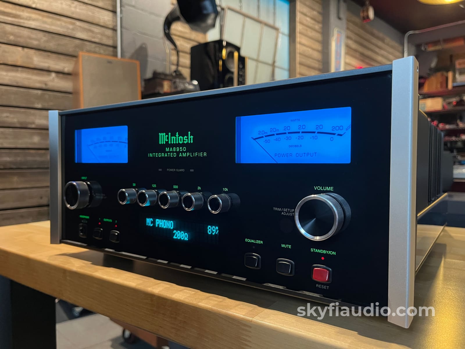 McIntosh MA8950 Solid State Integrated Amplifier - Pre-Loved - Integrated Amplifier