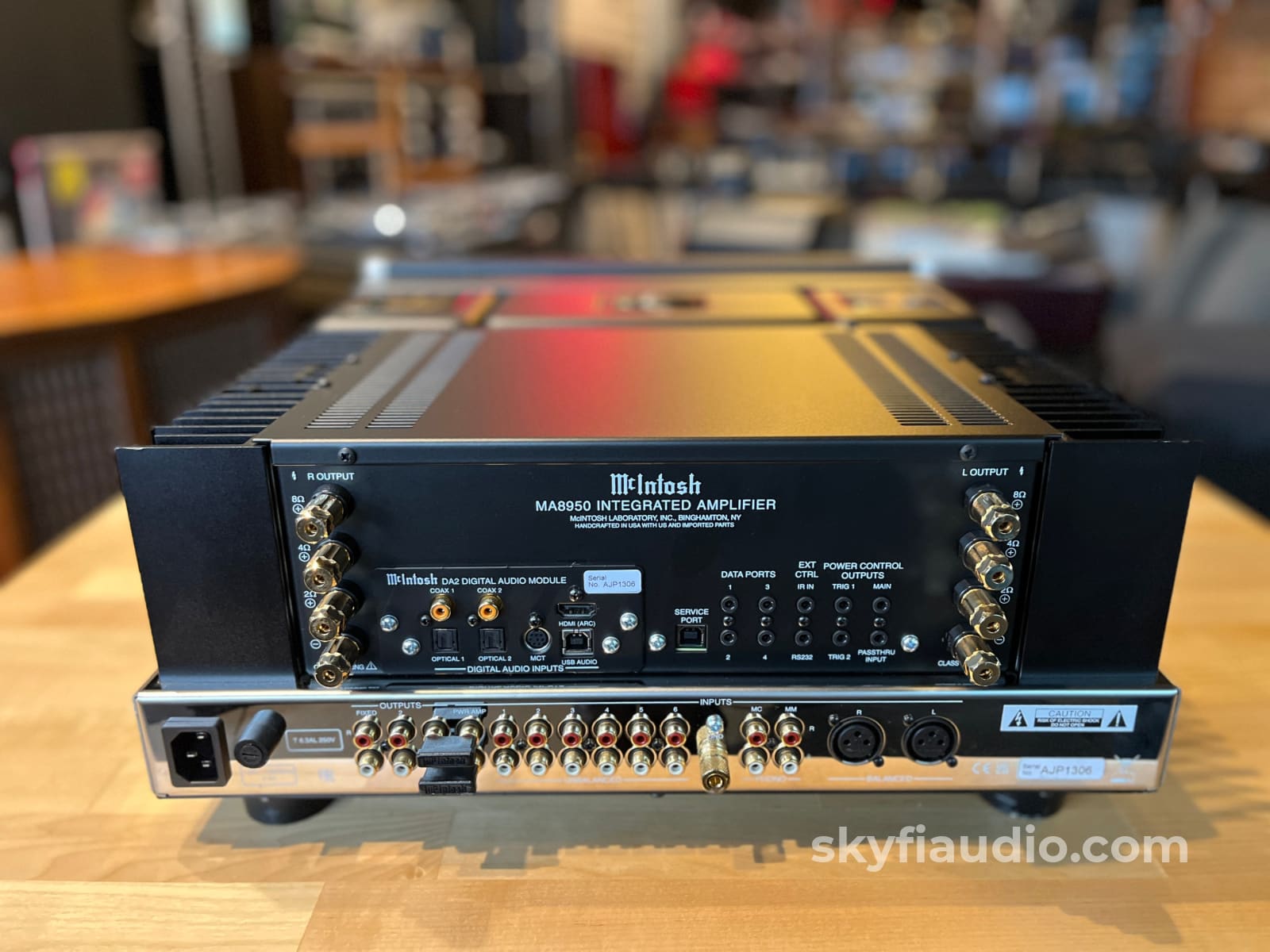 McIntosh MA8950 Solid State Integrated Amplifier - Pre-Loved - Integrated Amplifier