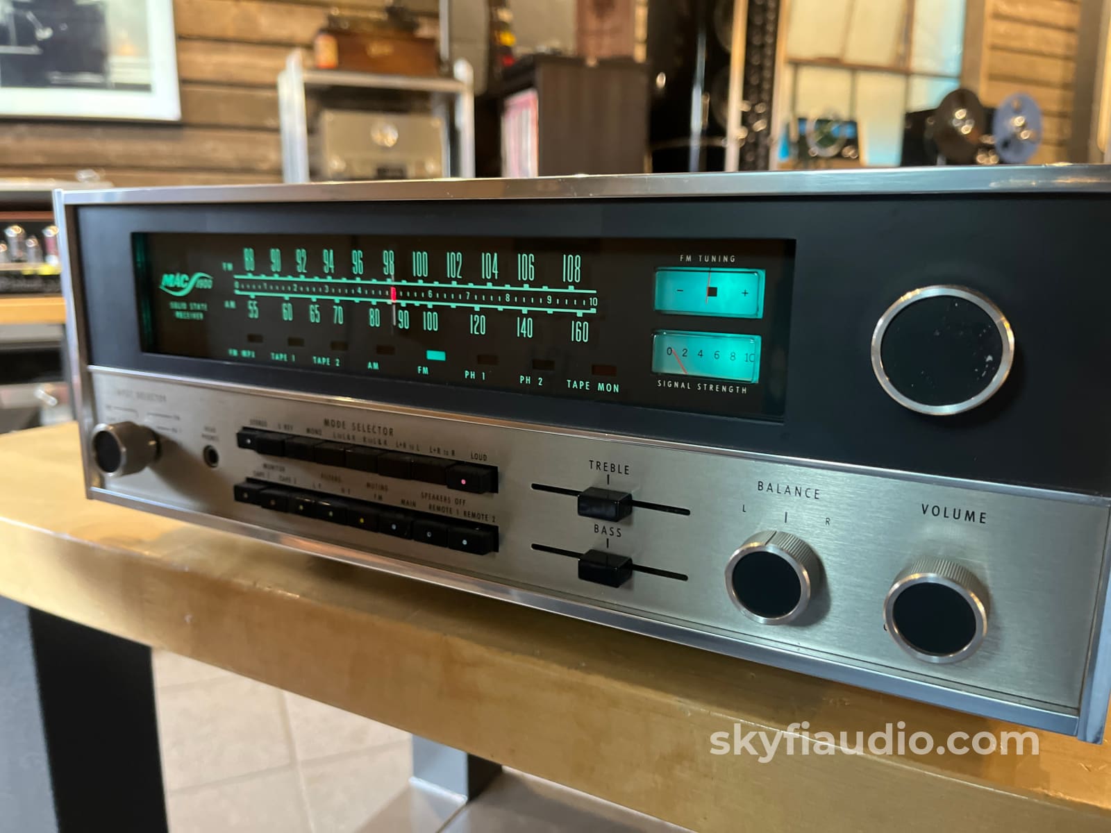 McIntosh MAC1900 Vintage Receiver - Serviced Integrated Amplifier