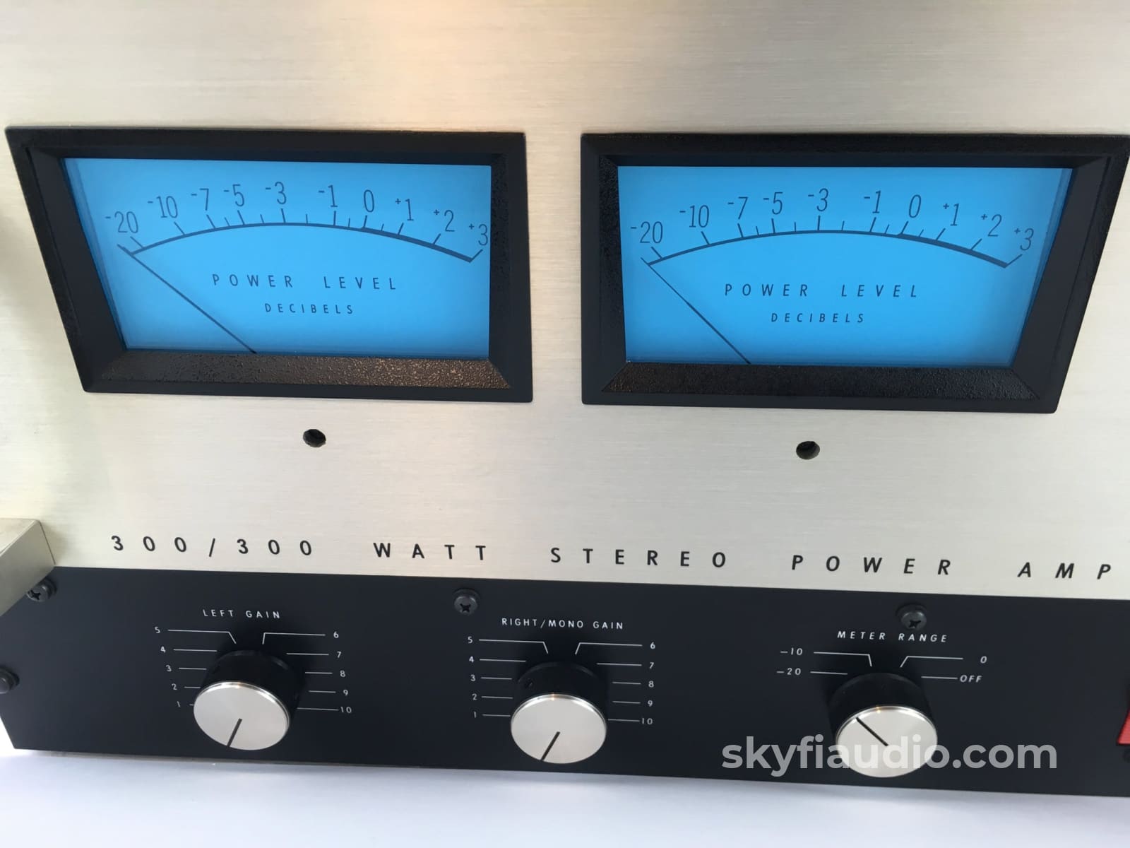 Mcintosh Mc-2300 Solid State Amplifier A Piece Of Audio History
