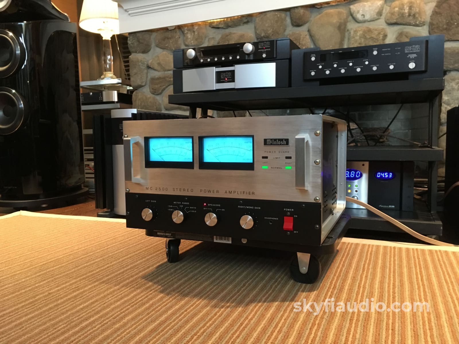 Mcintosh Mc-2500 Solid State Amplifier