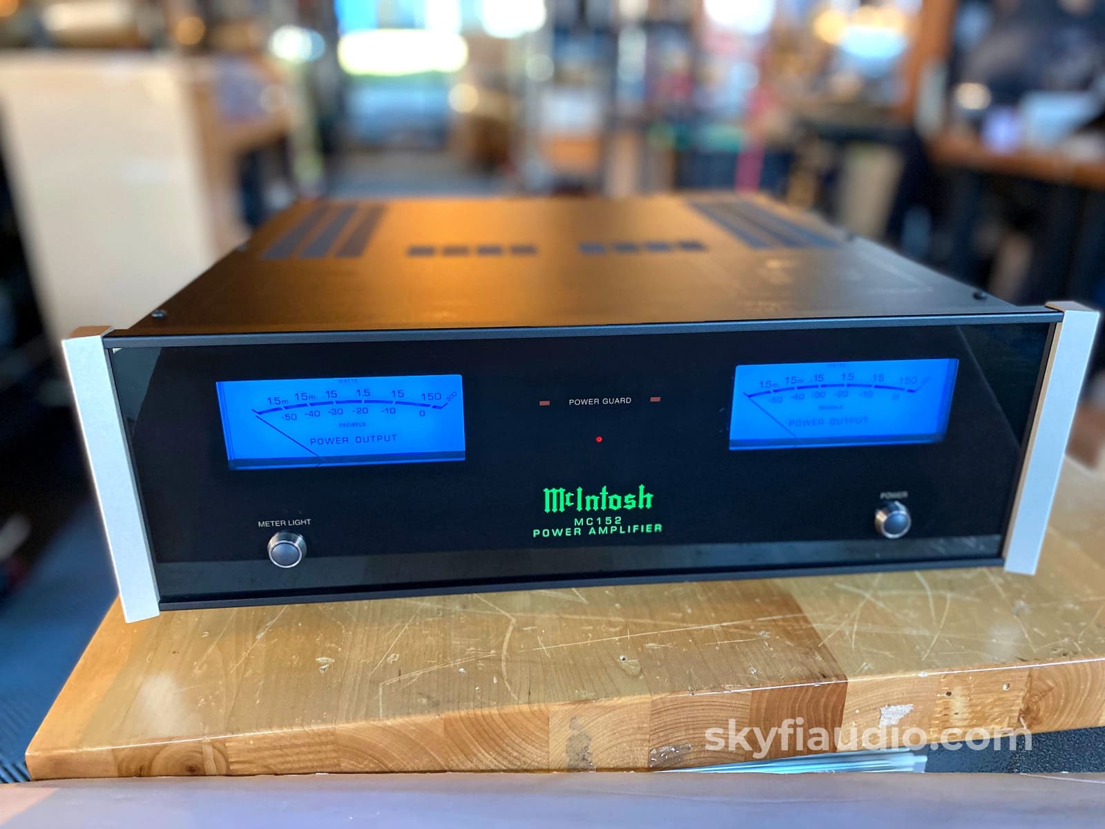 Mcintosh Mc152 Solid State Amplifier - In Store Purchase Only