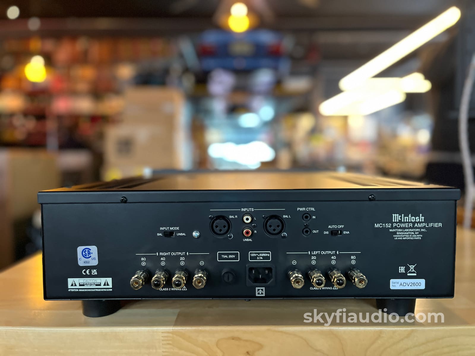 McIntosh MC152 Solid State Amplifier - Pre-Loved - Amplifier