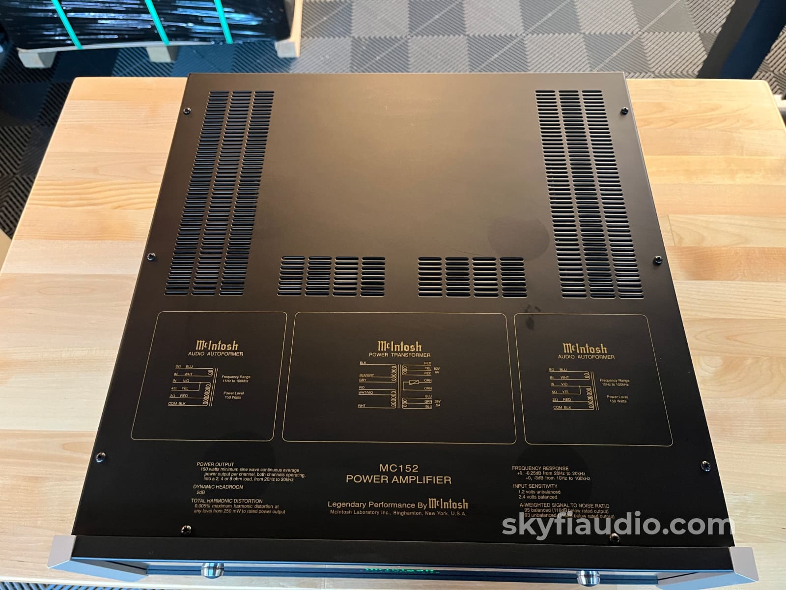 McIntosh MC152 Solid State Amplifier - Pre-Loved - Amplifier