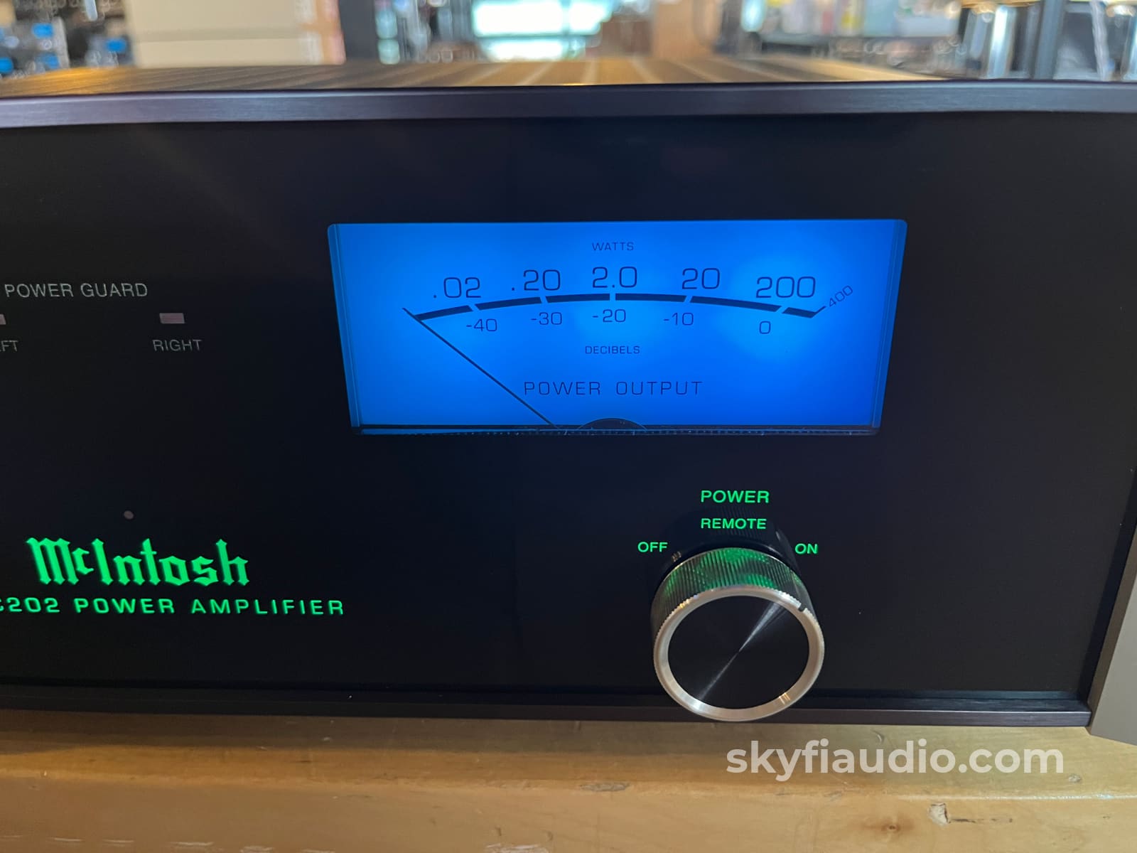 Mcintosh Mc202 Amplifier (200Wpc) - Serviced