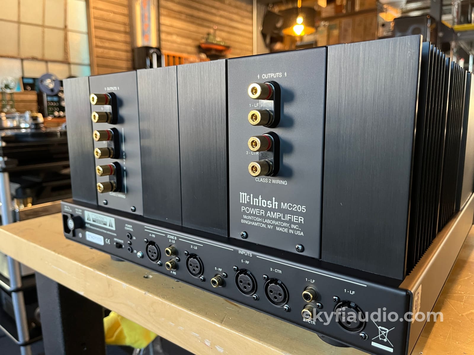 Mcintosh Mc205 Five Channel Amplifier