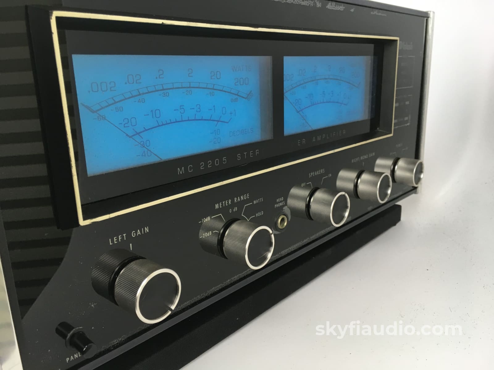 Mcintosh Mc2205 Solid State Amplifier - 200Wpc