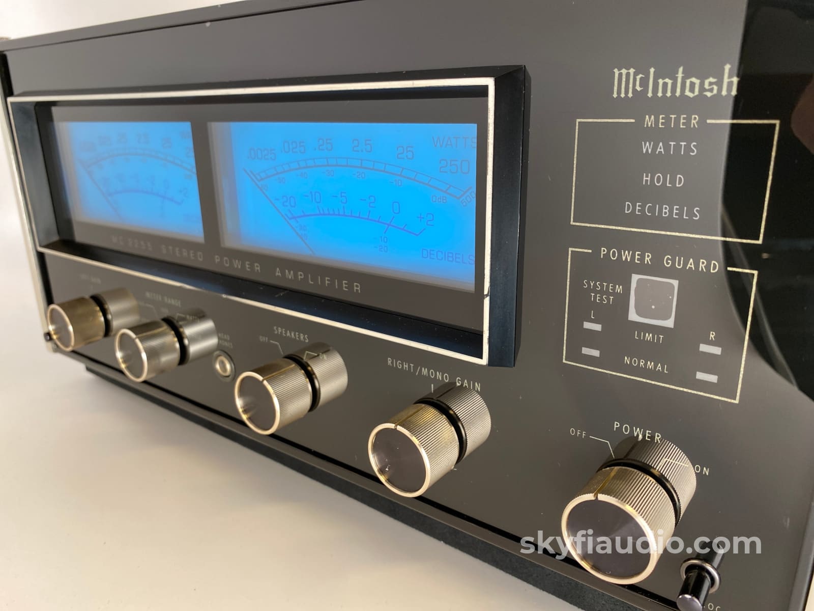 Mcintosh Mc2255 Amplifier In Gorgeous Condition - 250W X 2