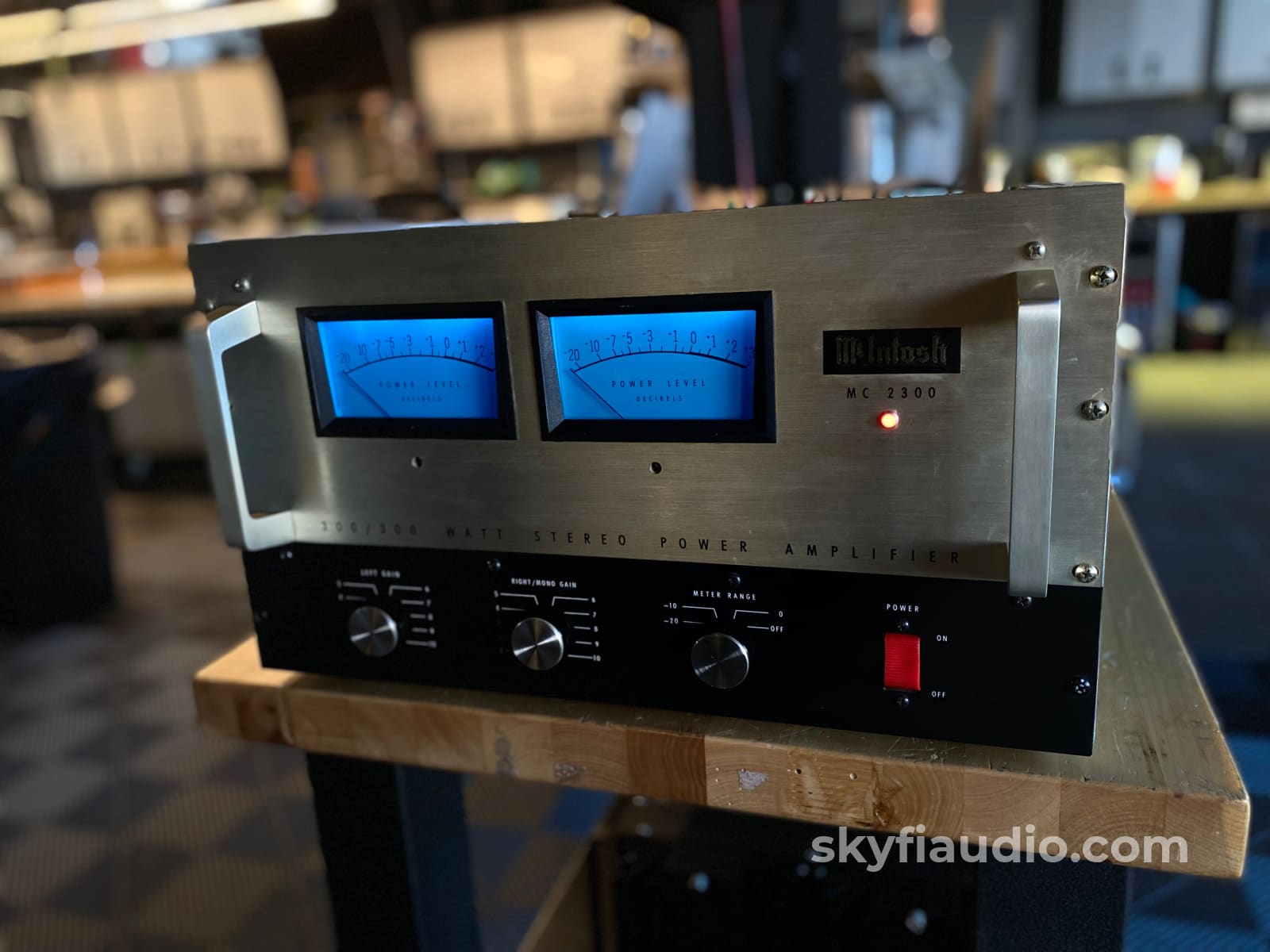 Mcintosh Mc2300 Solid State Amplifier - Restored And Upgraded