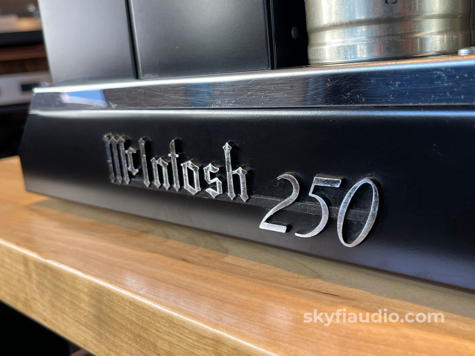 McIntosh MC250 Solid State Amplifier - Serviced - 120V/240V Switchable - Amplifier