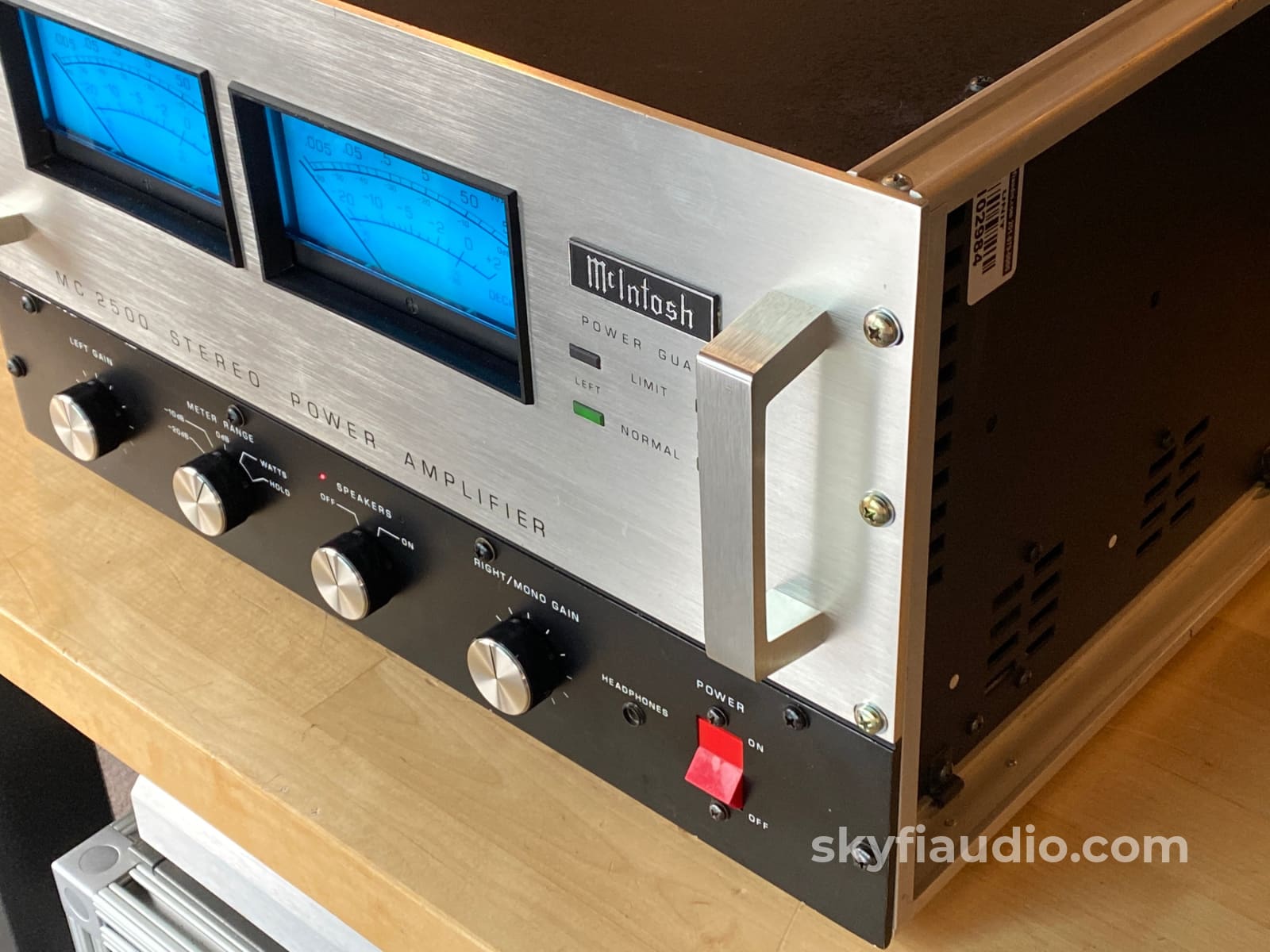 Mcintosh MC2500 Solid State Amplifier - In Silver Finish!