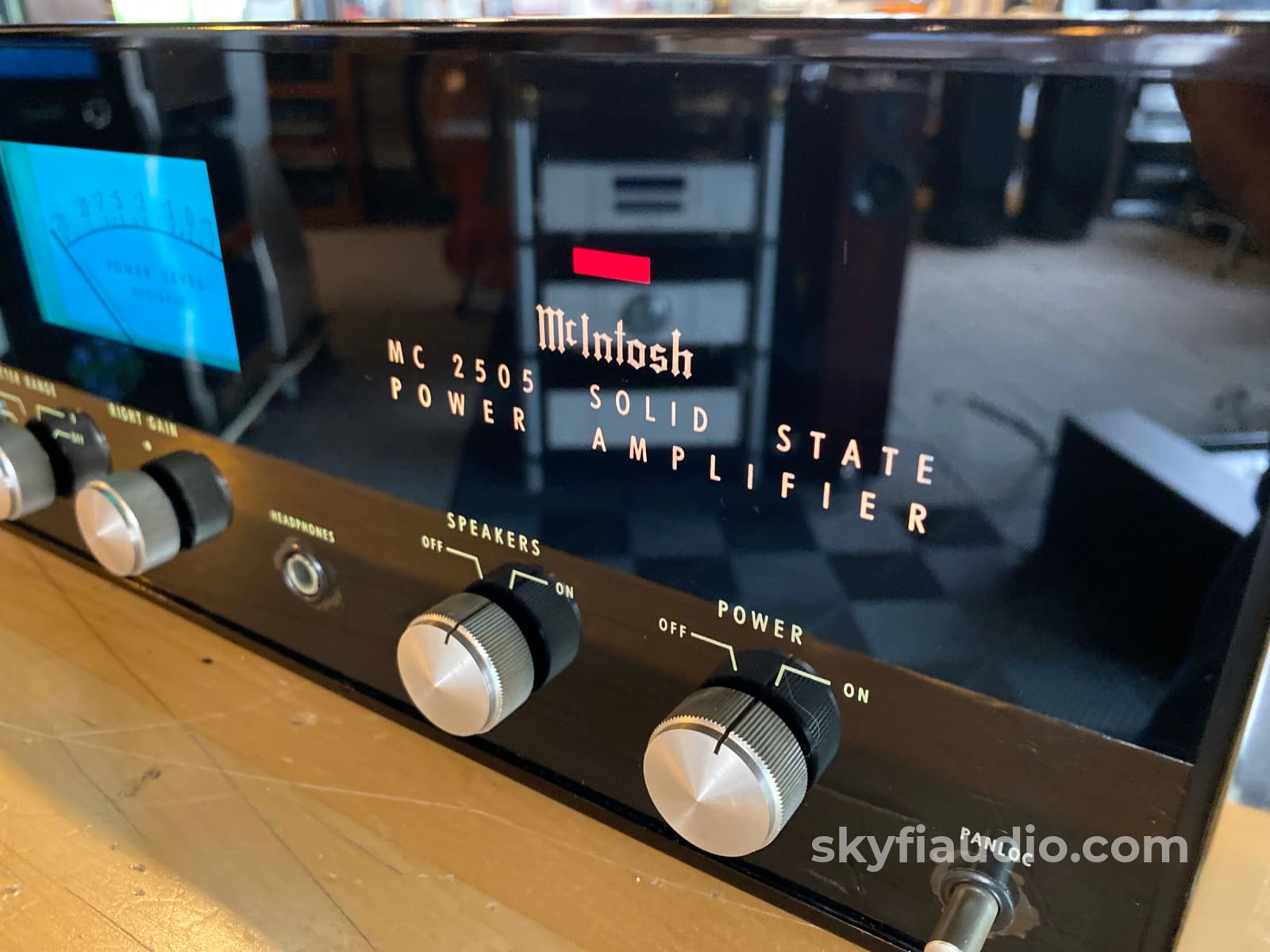 Mcintosh MC2505 Vintage Amplifier in Amazing Vintage Condition