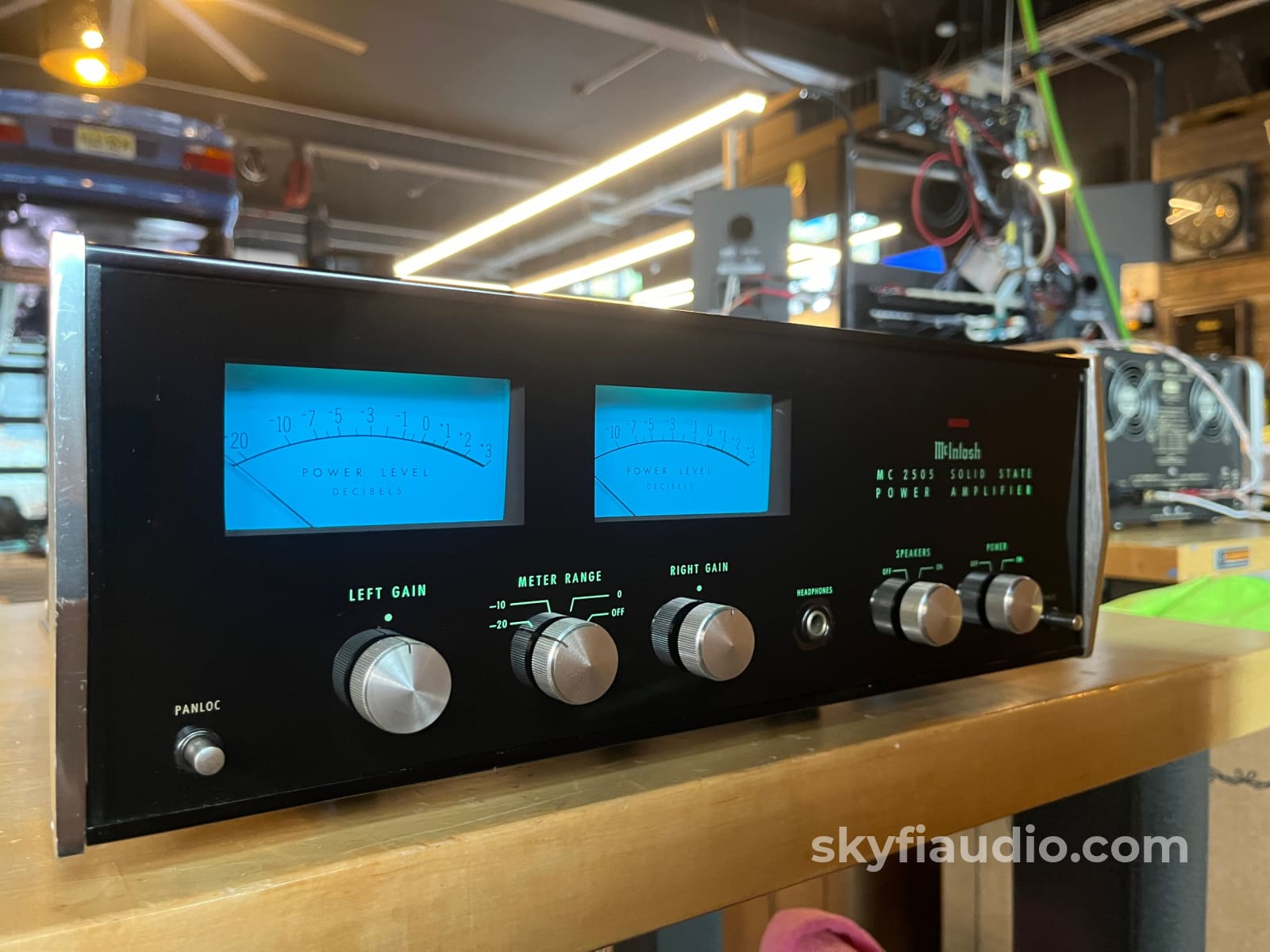 Mcintosh Mc2505 Amplifier- Rough & Ready Amplifier