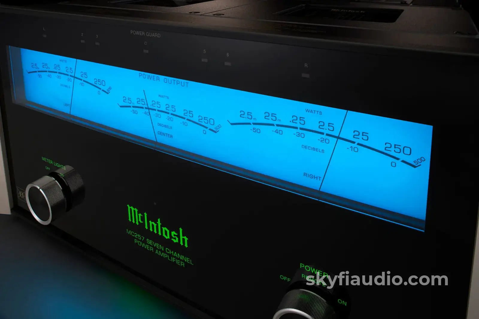 Mcintosh Mc257 7-Channel Solid State Amplifier