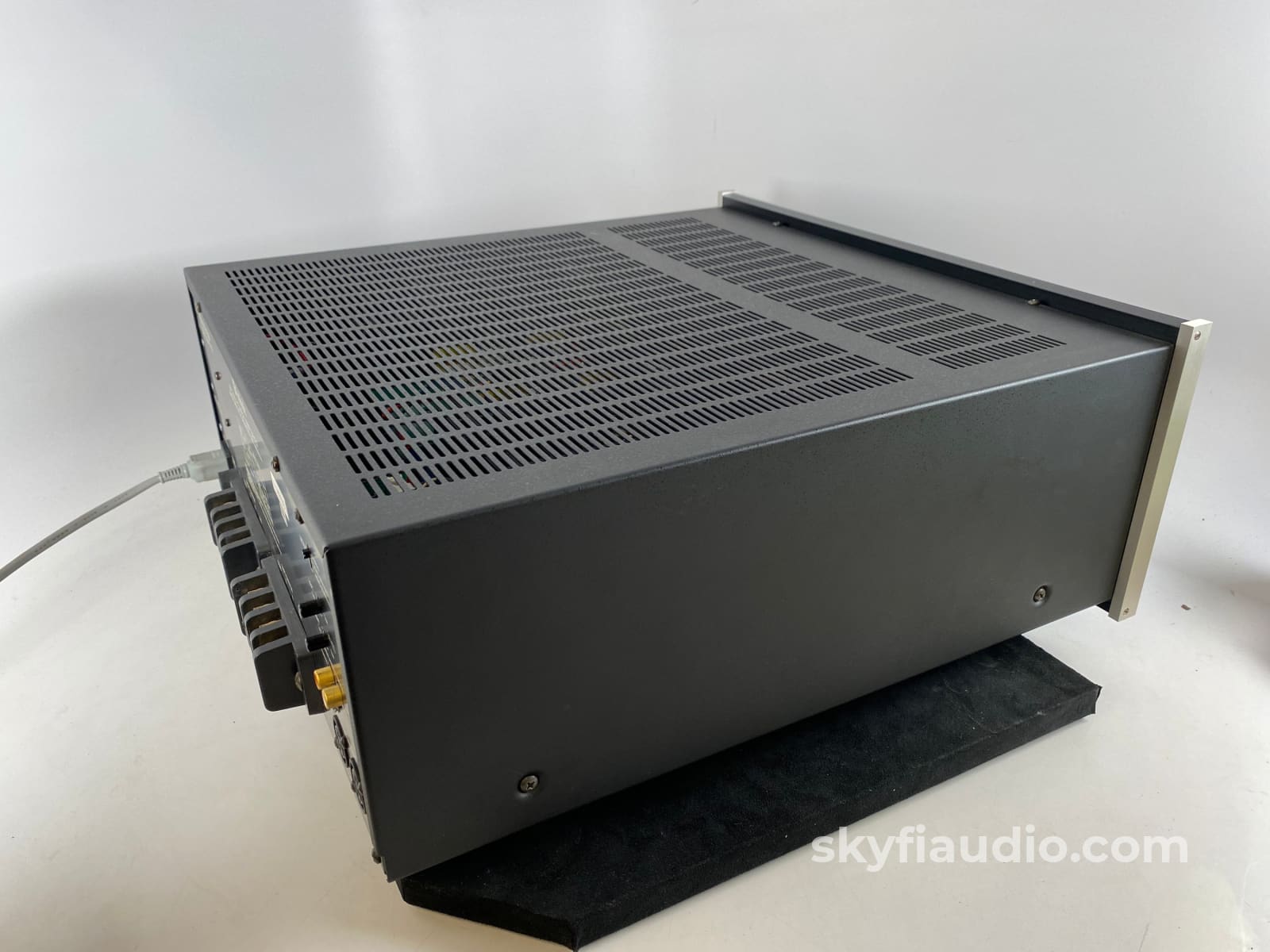 Mcintosh Mc300 Solid State Stereo Amplifier - 300W!