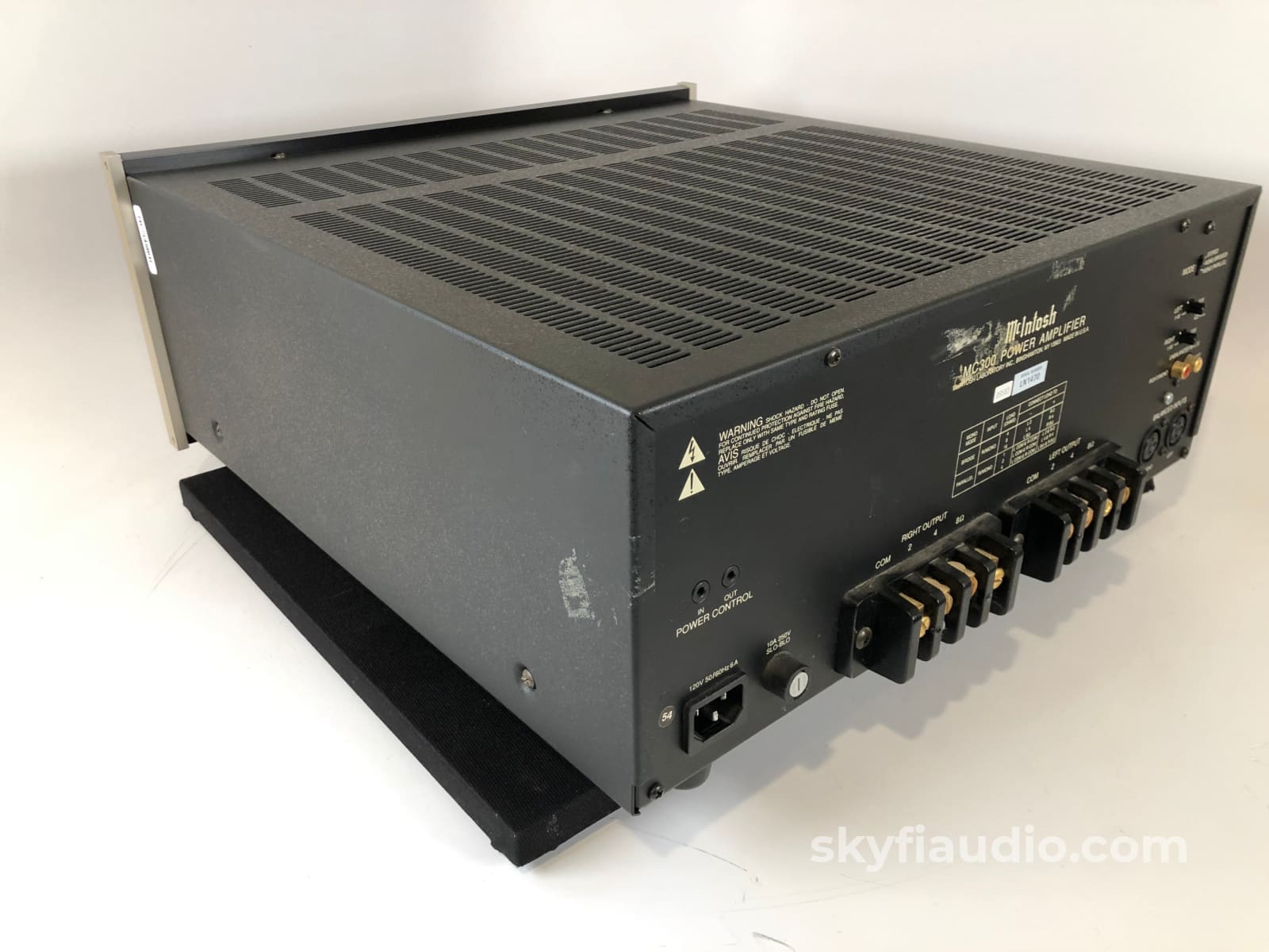 Mcintosh Mc300 Solid State Stereo Amplifier - 300W!