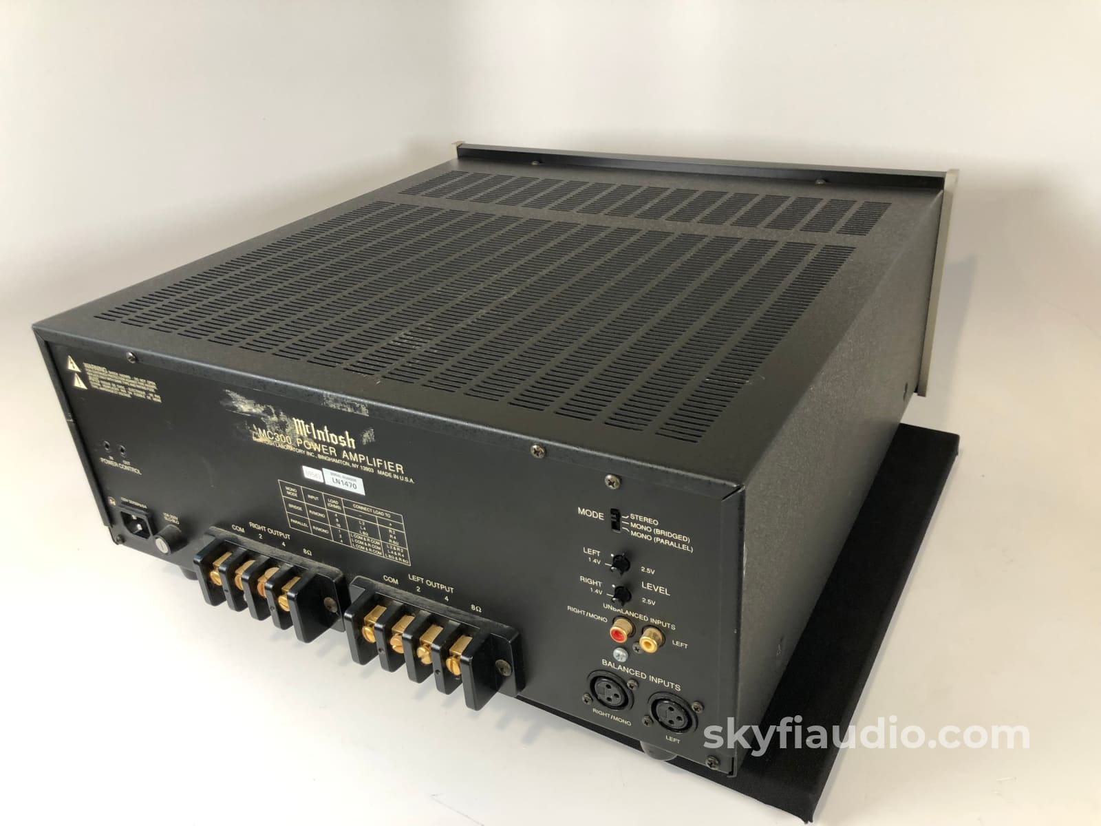 Mcintosh Mc300 Solid State Stereo Amplifier - 300W!