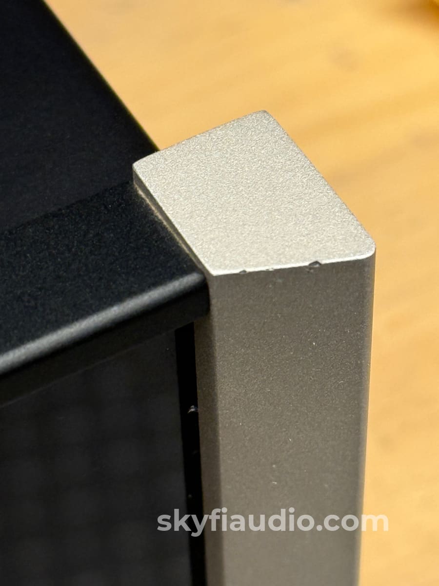 McIntosh MC301 Monoblock Amplifier Pair - Quadbalanced Amplifier