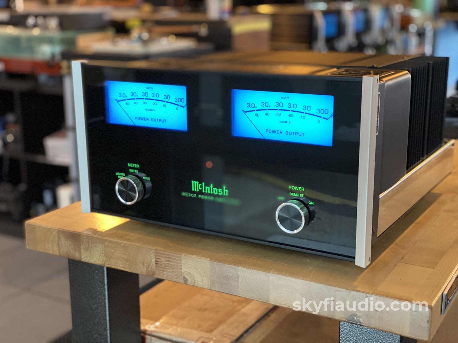 Mcintosh Mc302 Solid State Power Amplifier - Wow