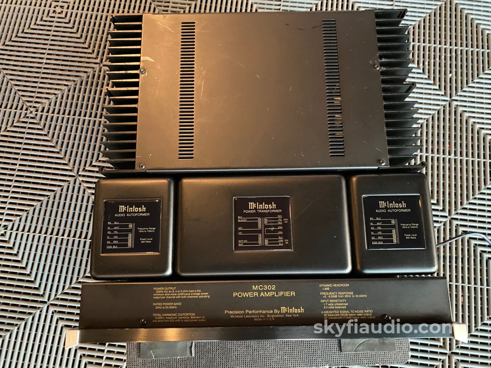 Mcintosh mc302パワーアンプ！！ Mcintosh MC302 Stereo Power Amplifier - 300WPC - WOW